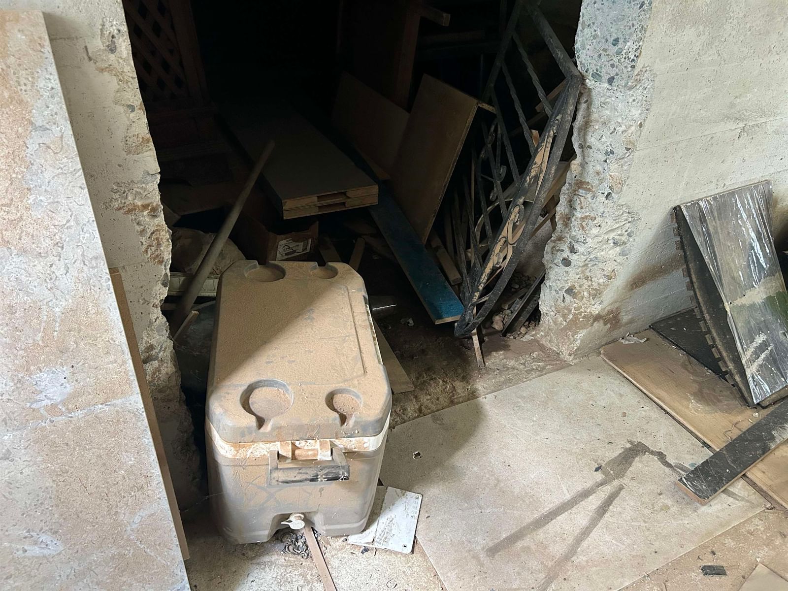 Listing Image 19