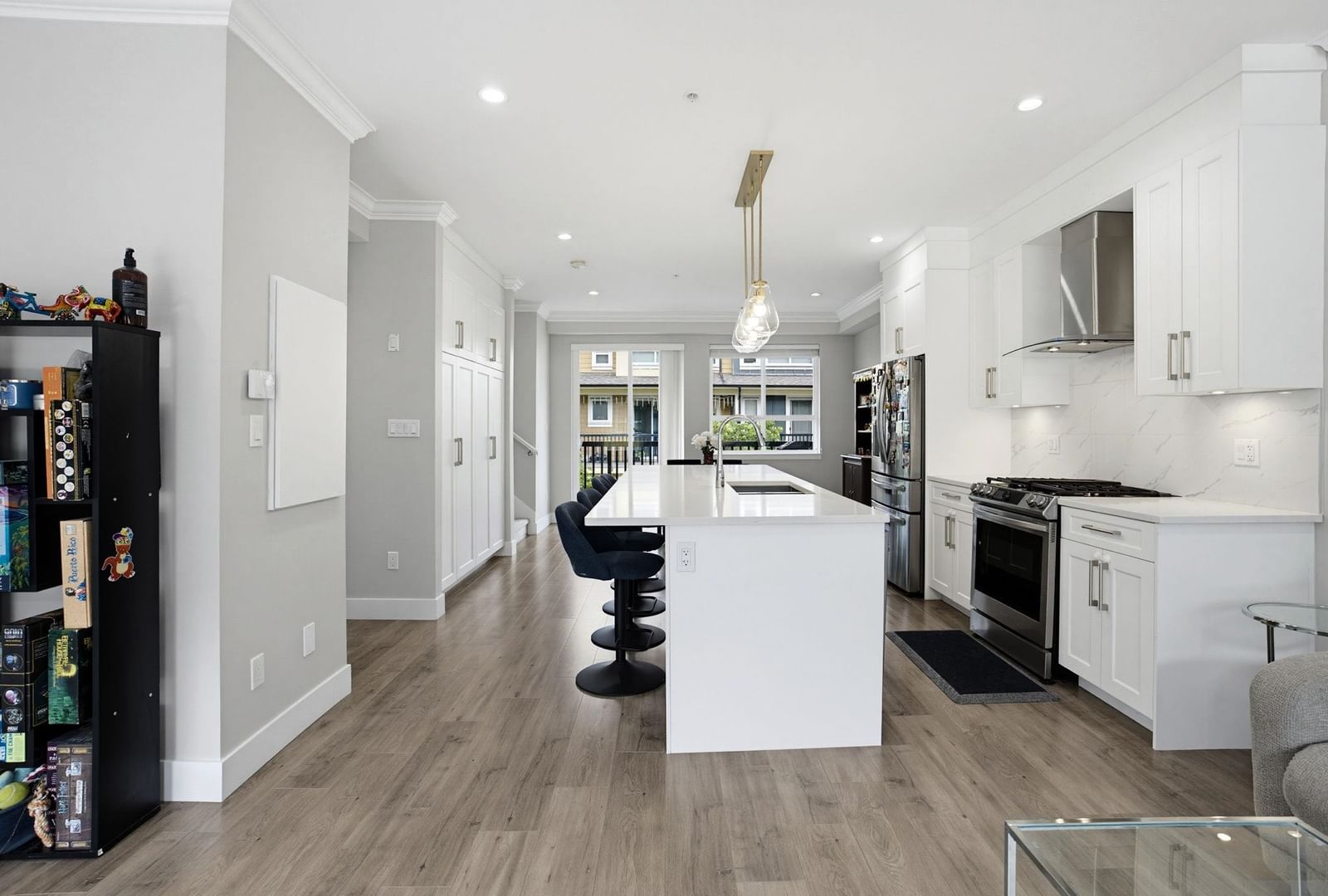 Listing Image 12