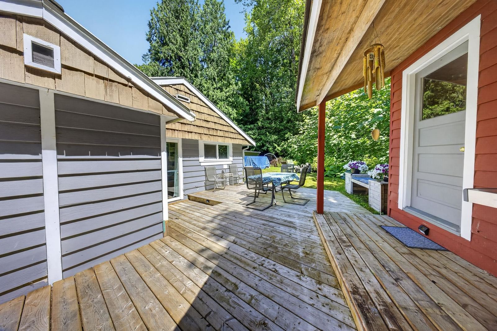 Listing Image 4