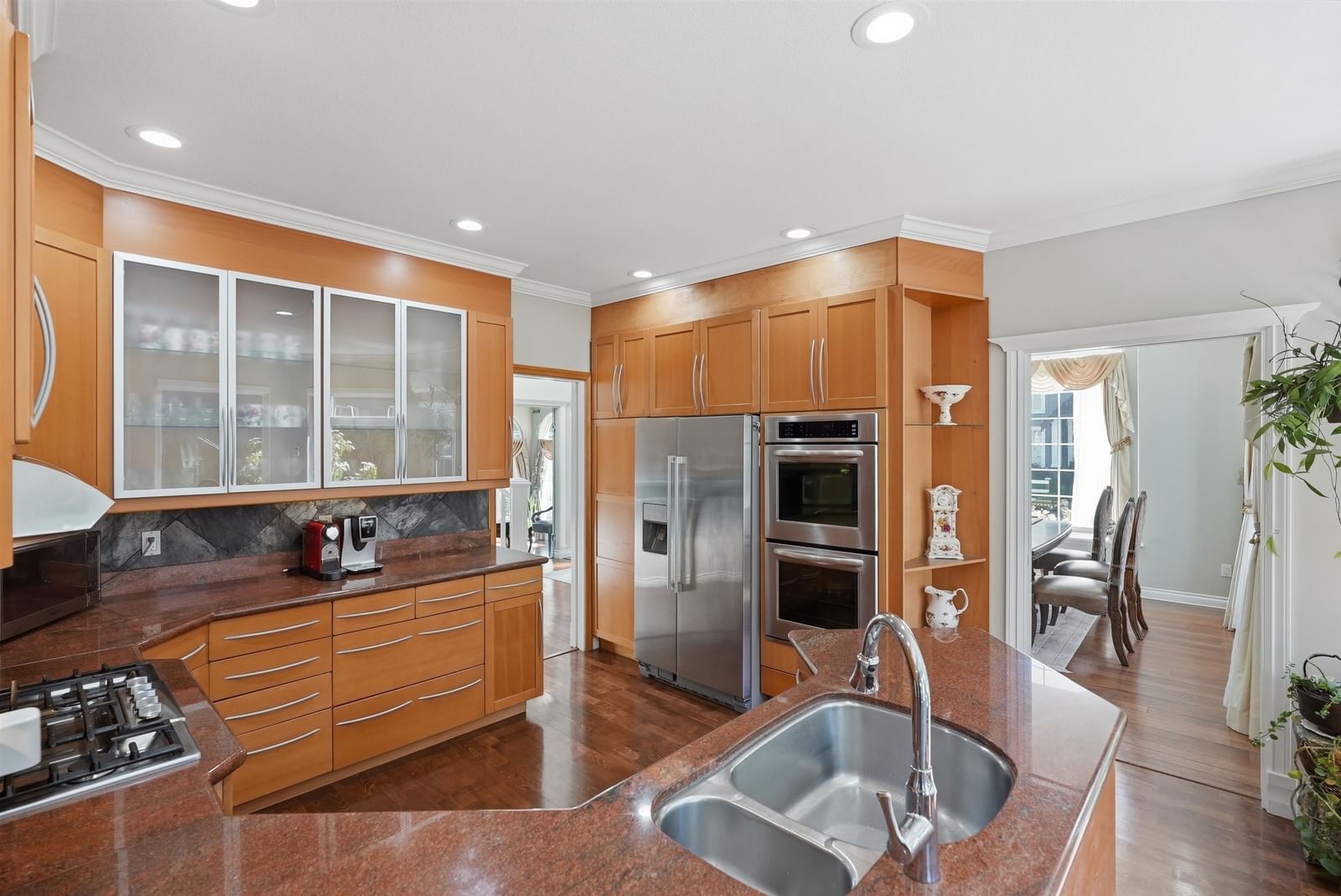 Listing Image 11