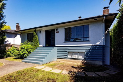 836 4th Street E