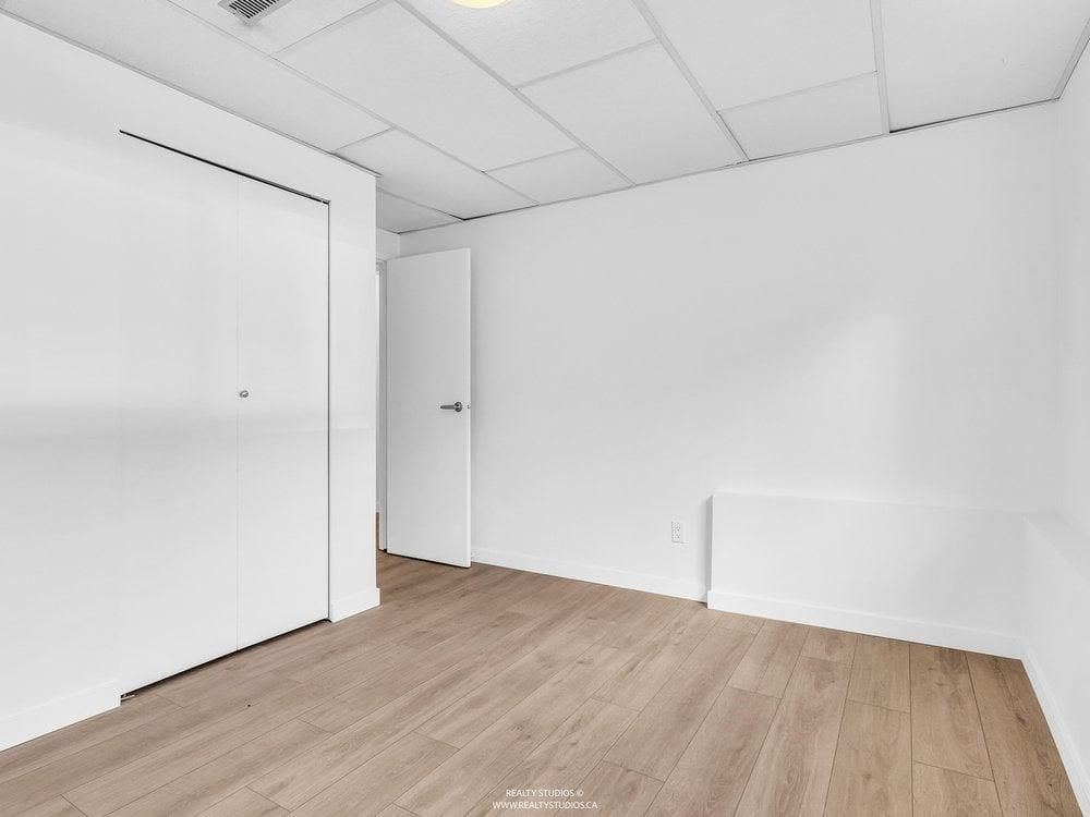 Listing Image 30