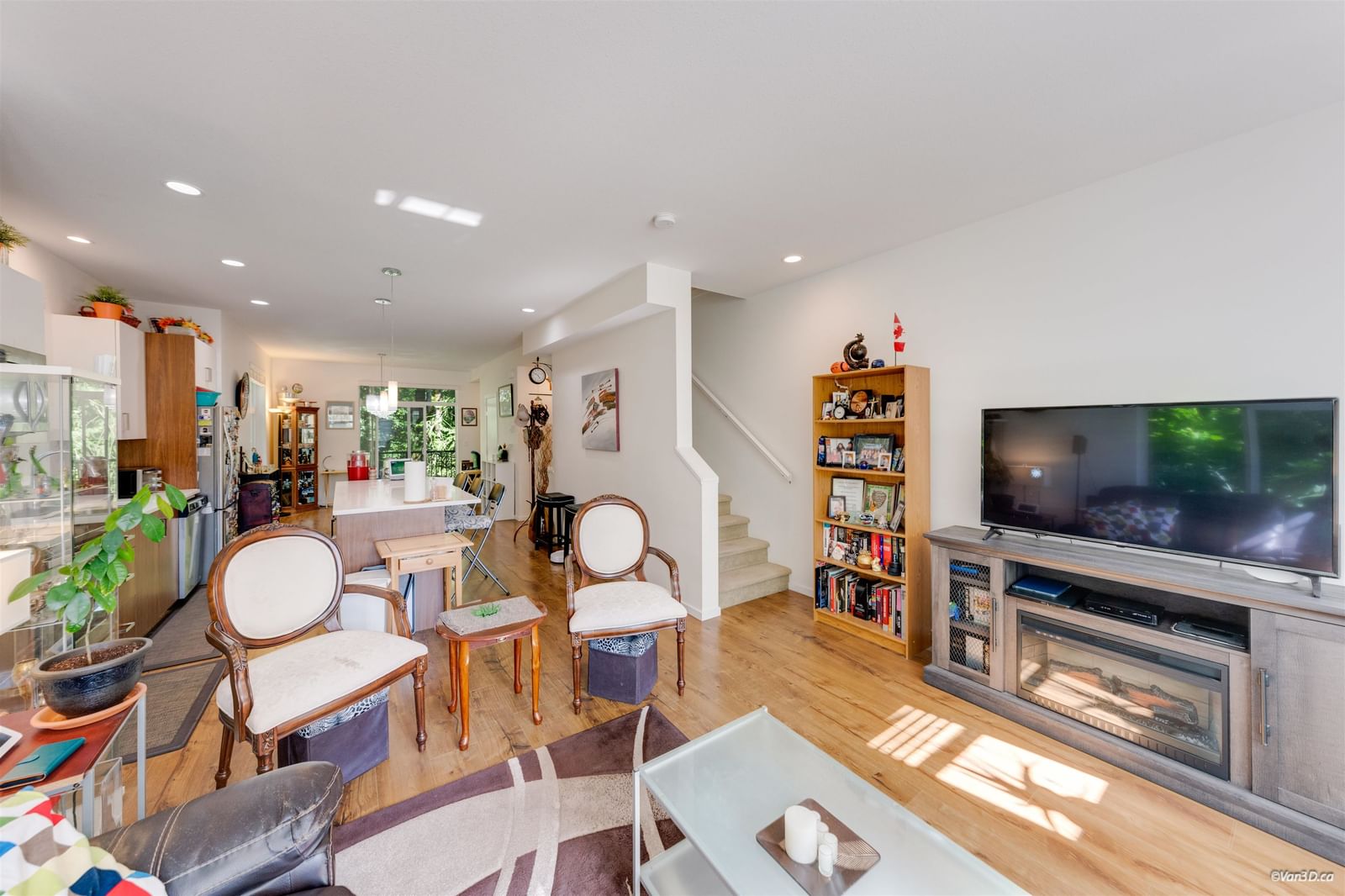 Listing Image 7