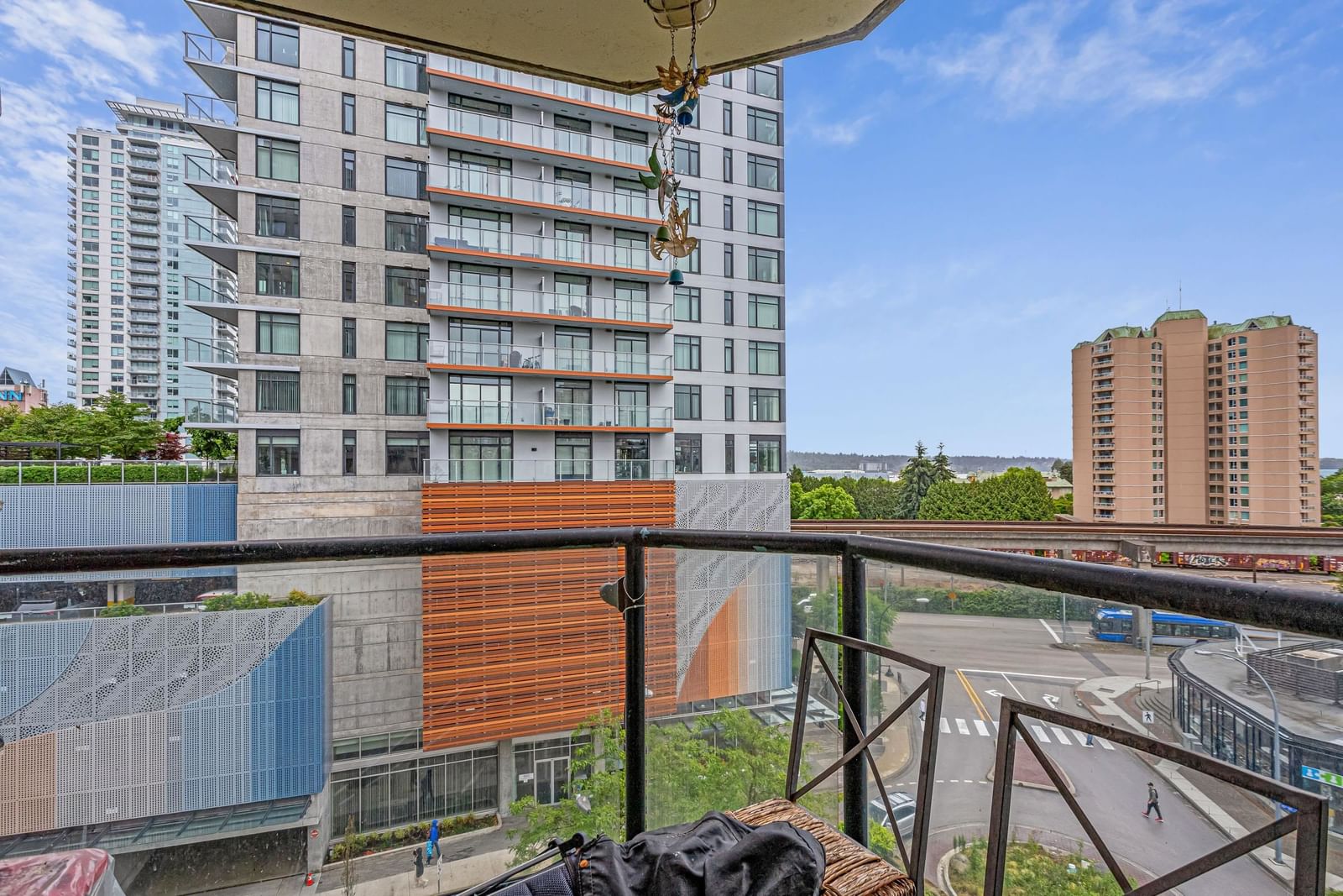 Listing Image 10