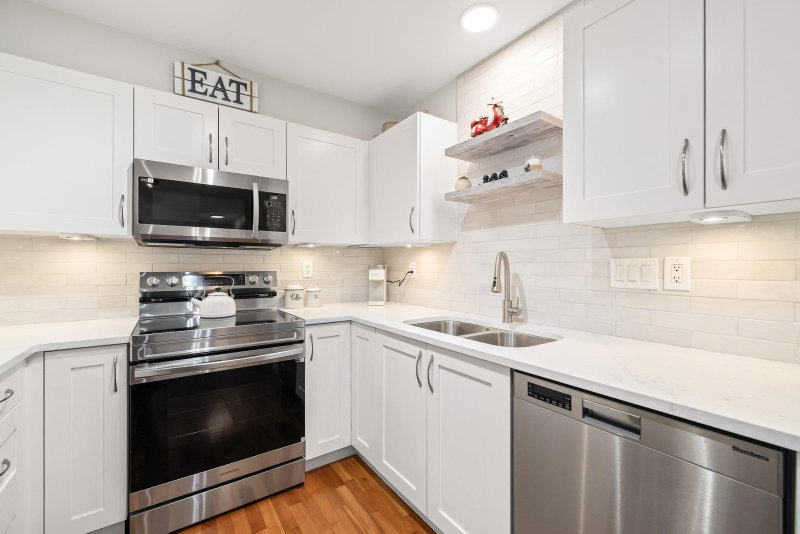 403 - 15621 Marine Drive