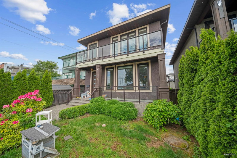 8 Glynde Avenue