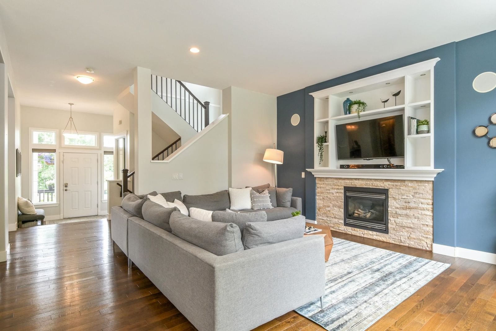 Listing Image 12
