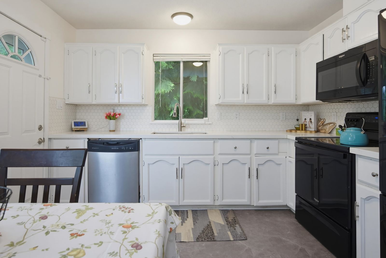 Listing Image 9