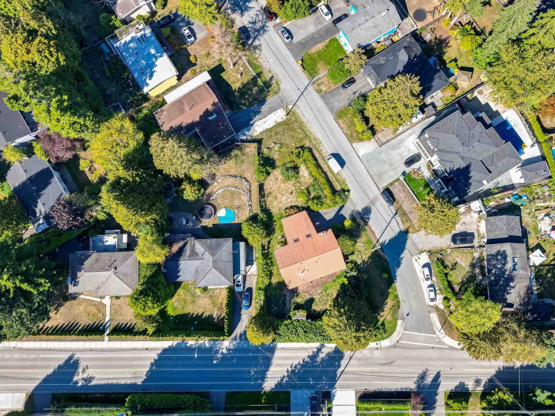 855 Bayview Drive