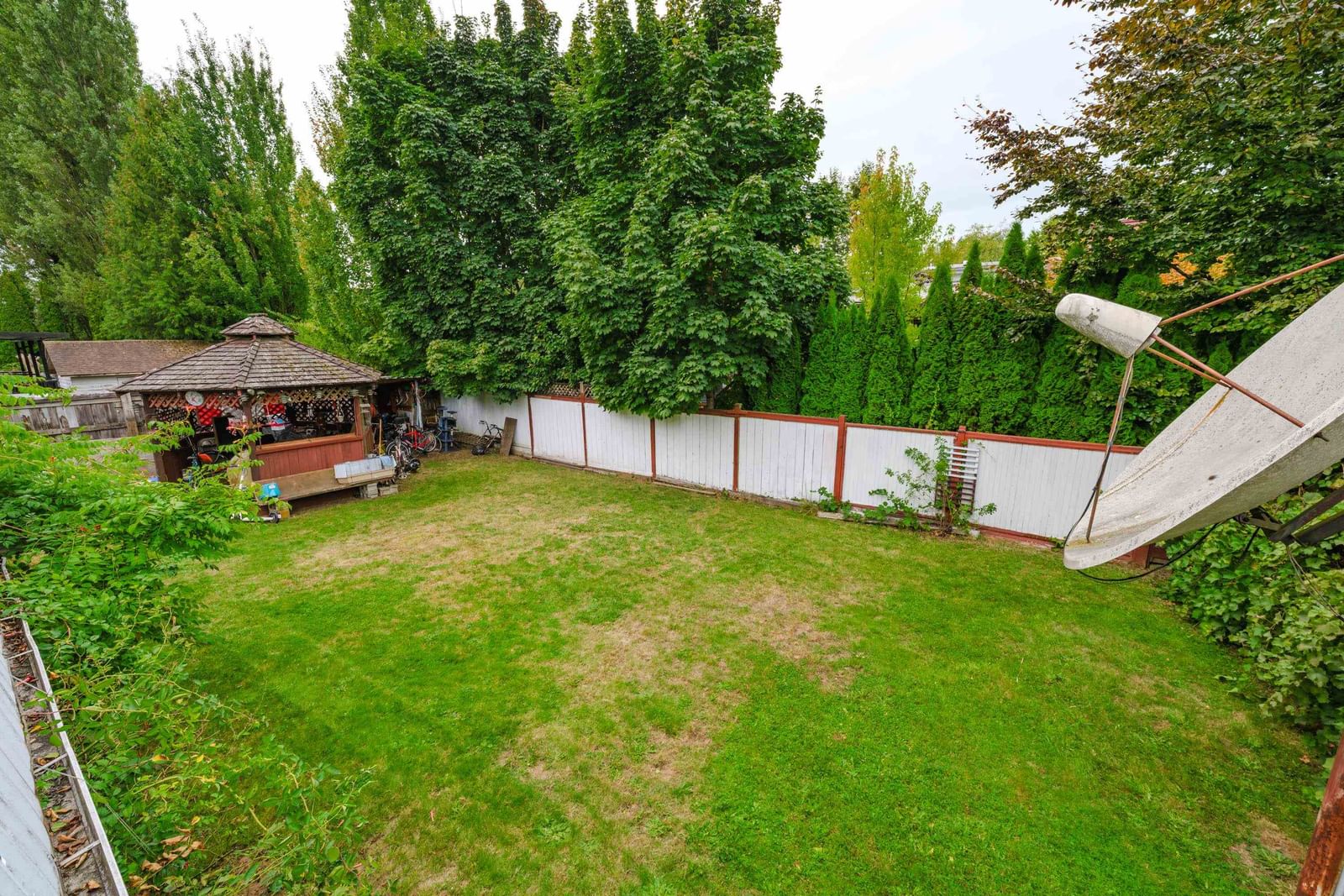 Listing Image 11