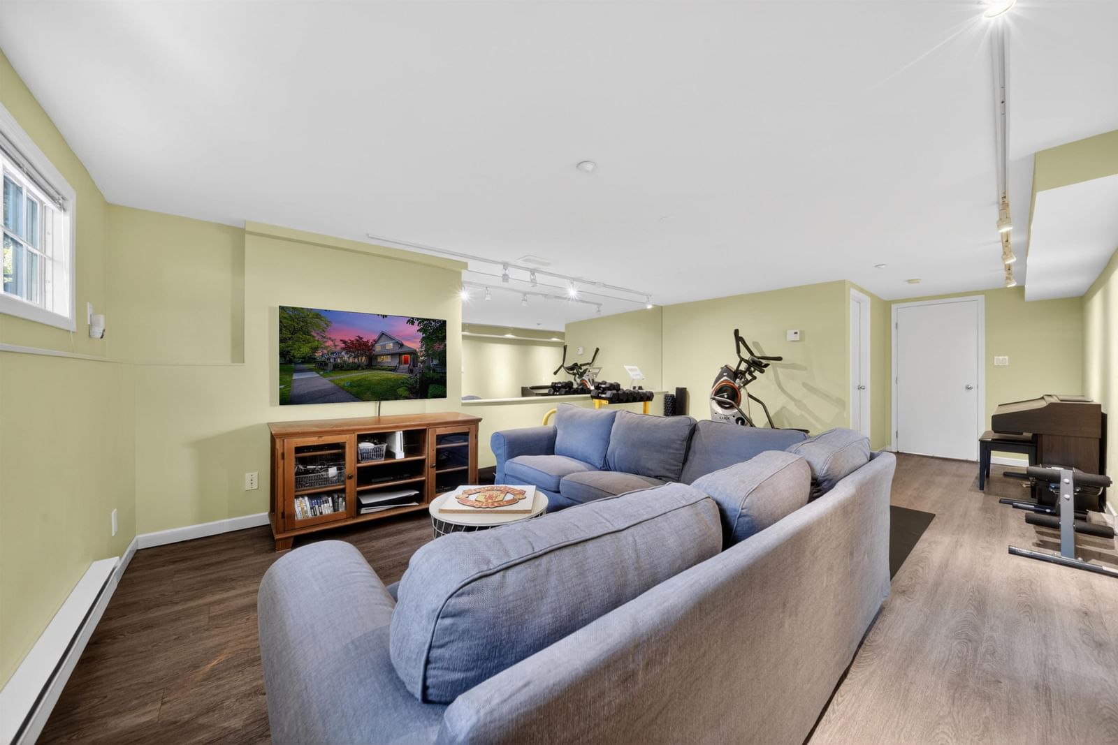 Listing Image 14
