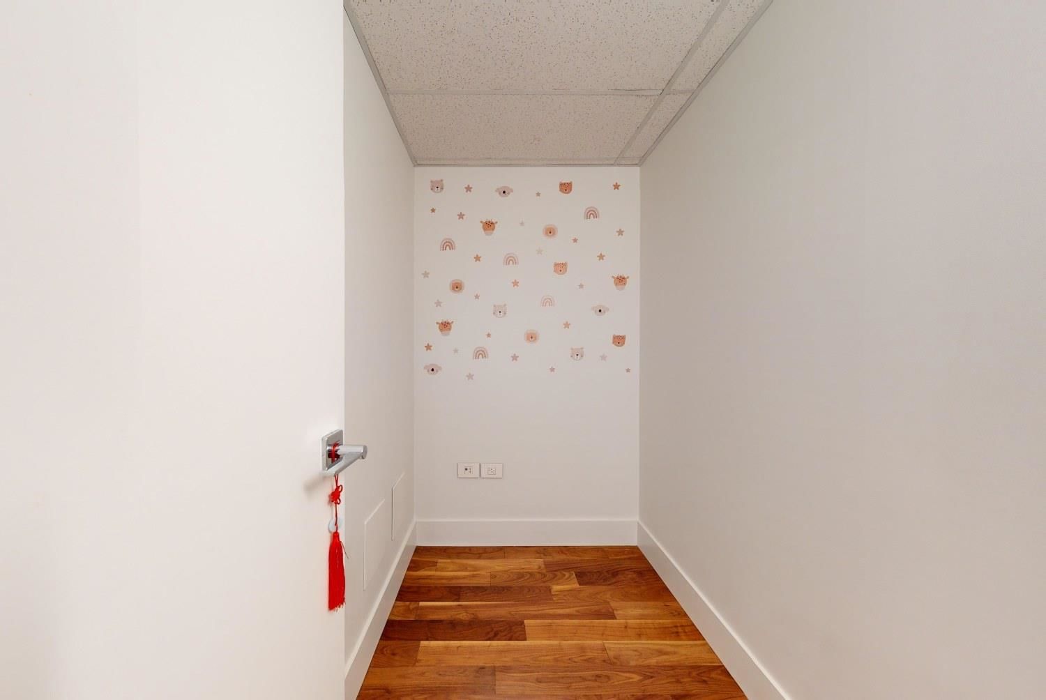 Listing Image 26