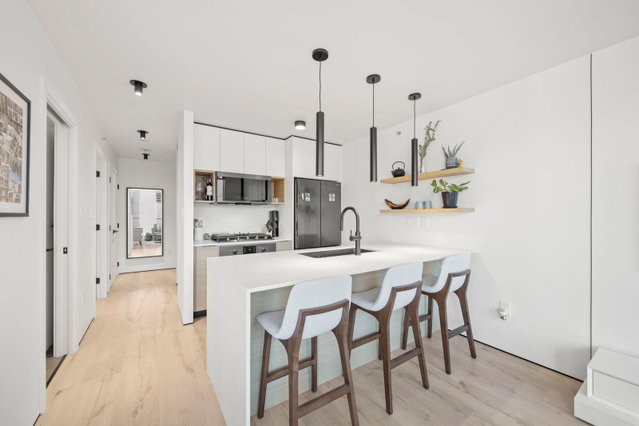 502 - 2979 Glen Drive