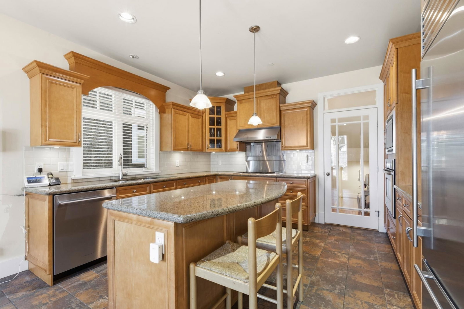 Listing Image 10