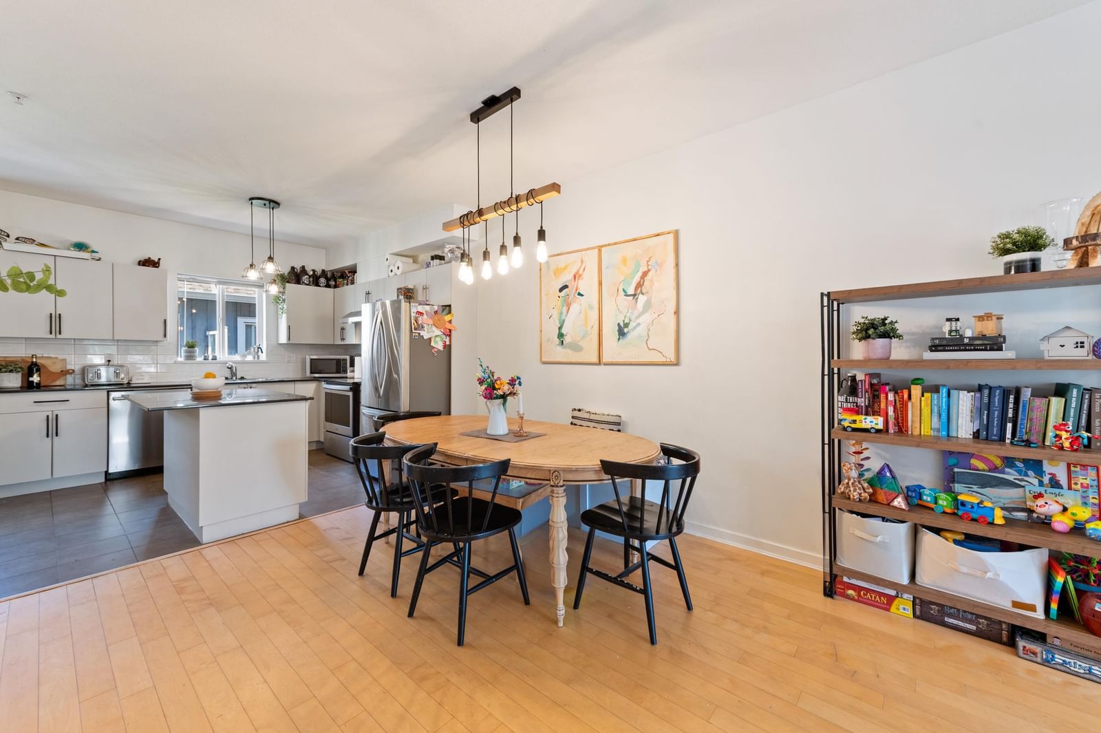 Listing Image 12