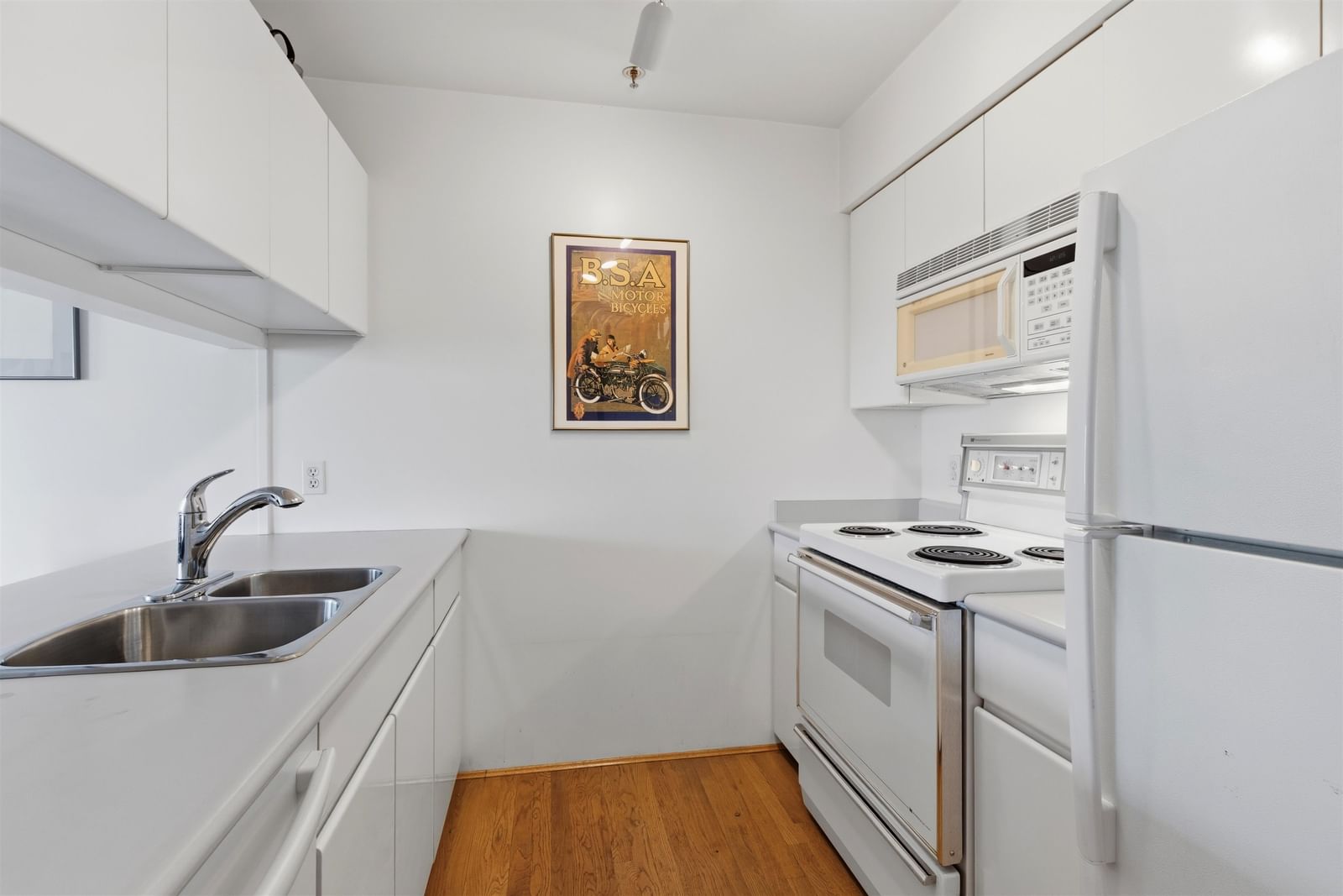 Listing Image 14