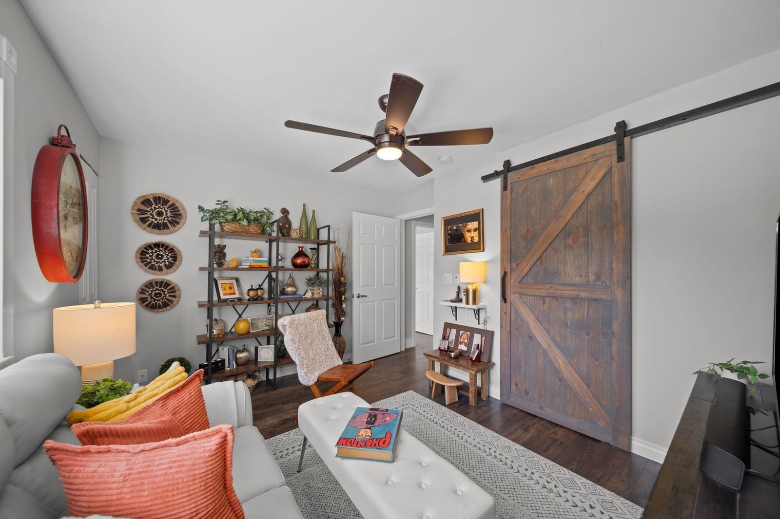 Listing Image 11