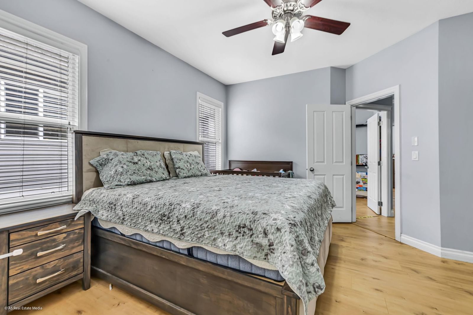 Listing Image 21