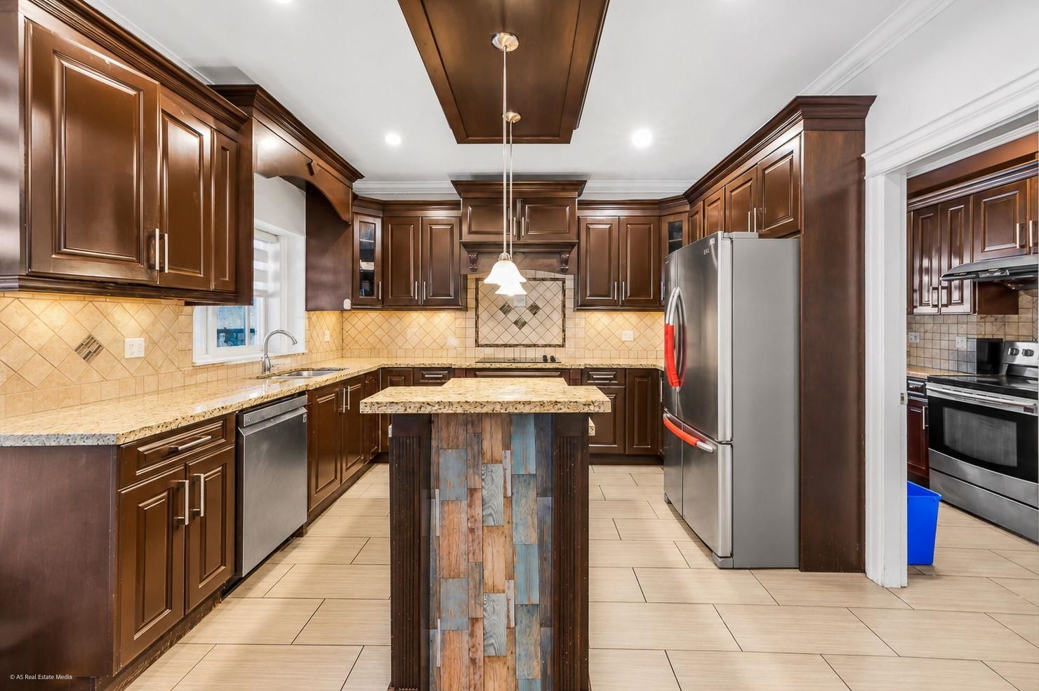 Listing Image 13