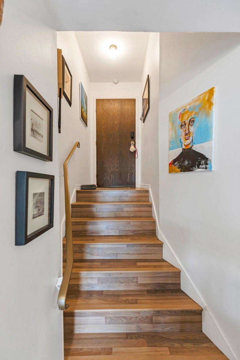 207 - 2080 Maple Street