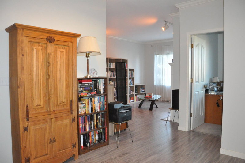 209 - 6688 Burlington Avenue