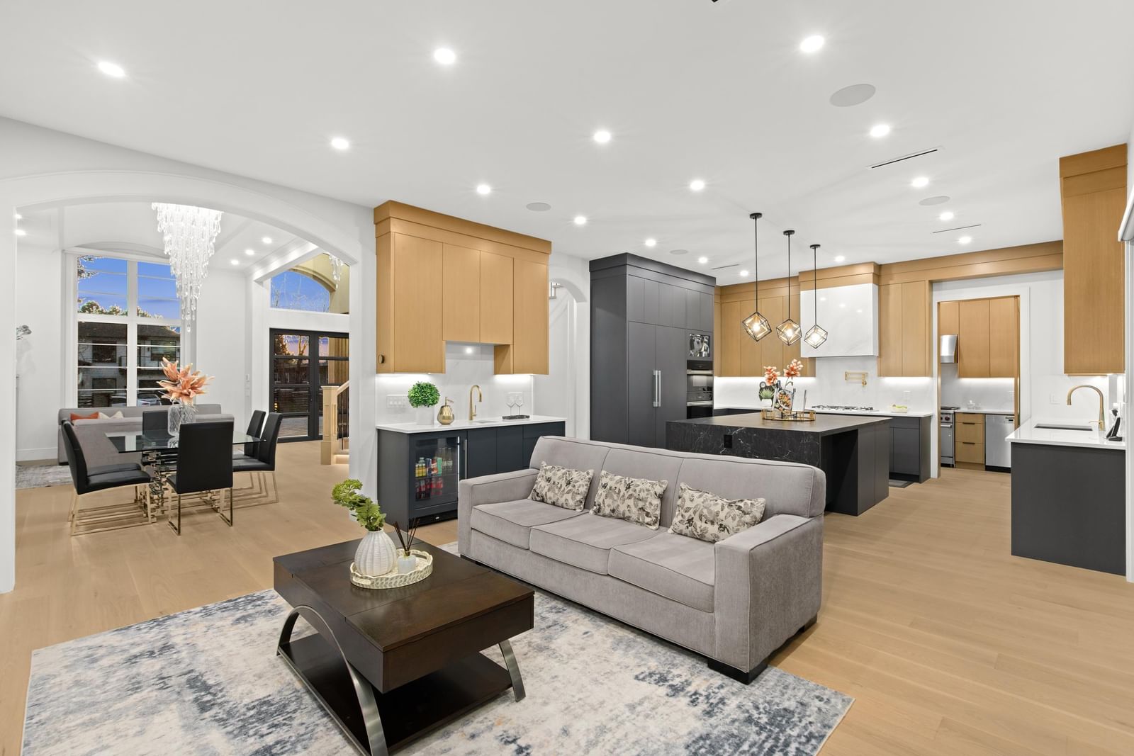 Listing Image 11