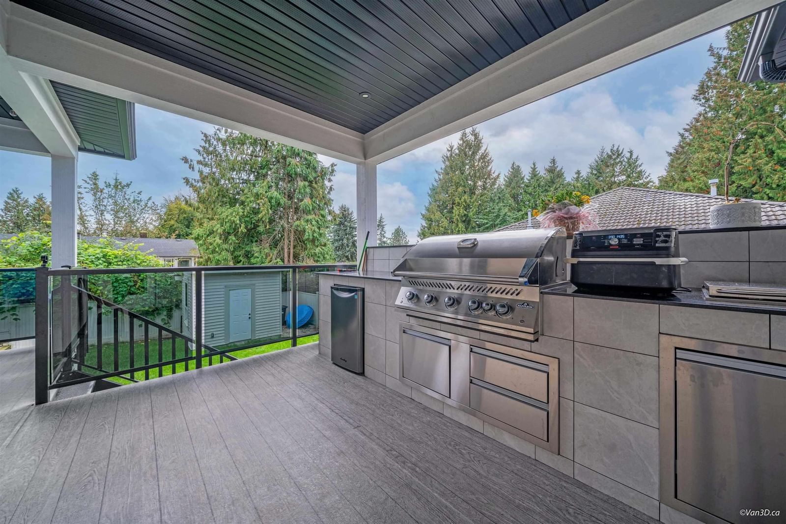 Listing Image 12