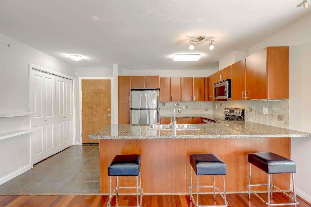 Listing Image 8