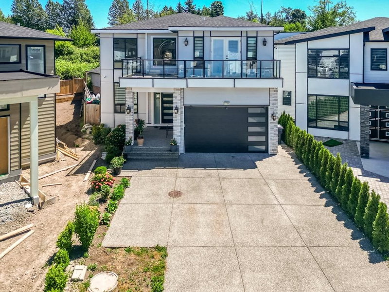 2546 Terminal Court