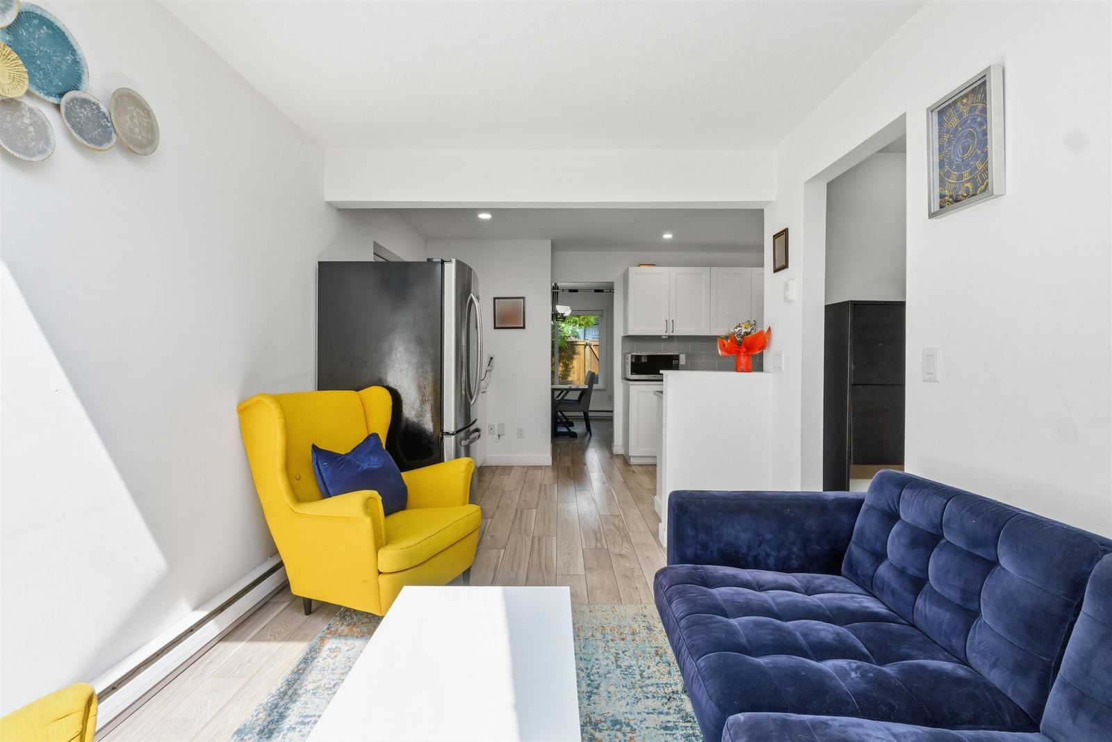 Listing Image 11