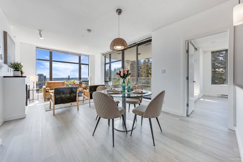 1206 - 280 Ross Drive