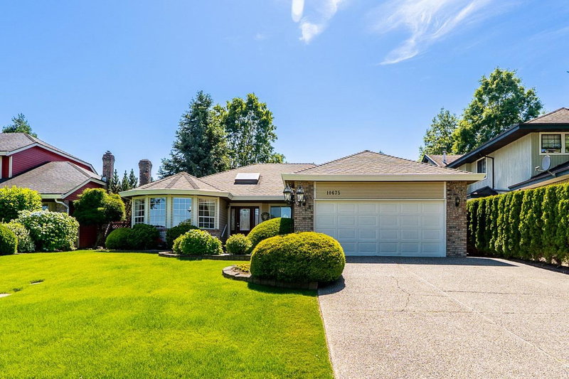 10675 Glenwood Crescent