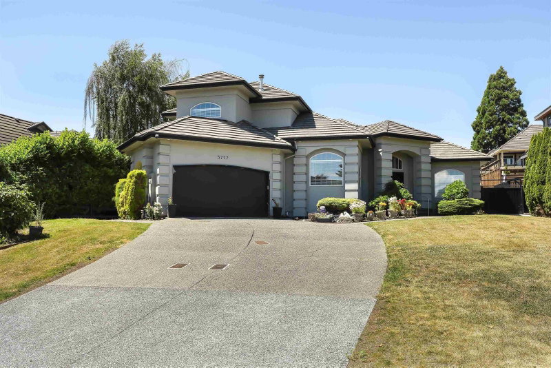 5777 Kettle Crescent W