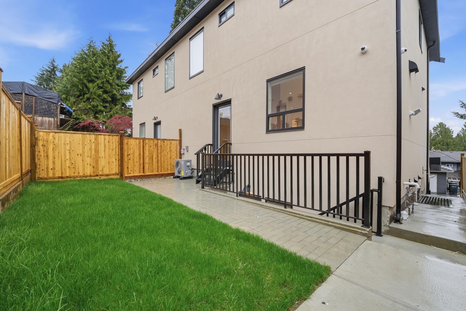 Listing Image 23