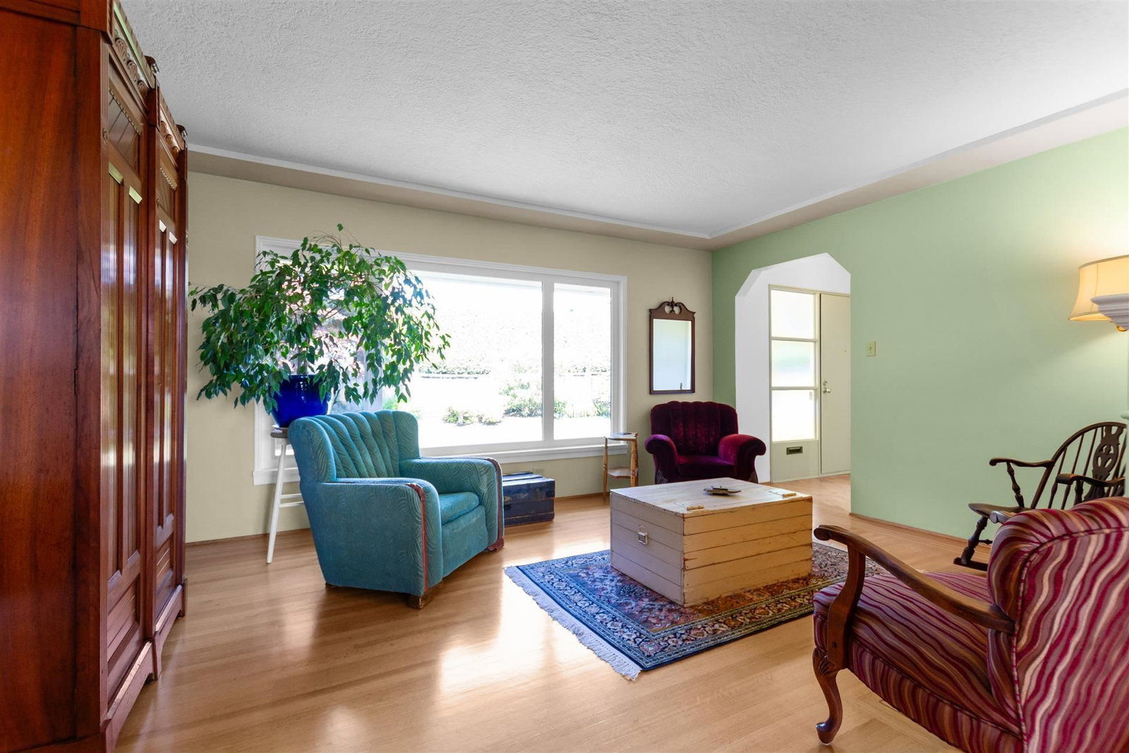 Listing Image 9