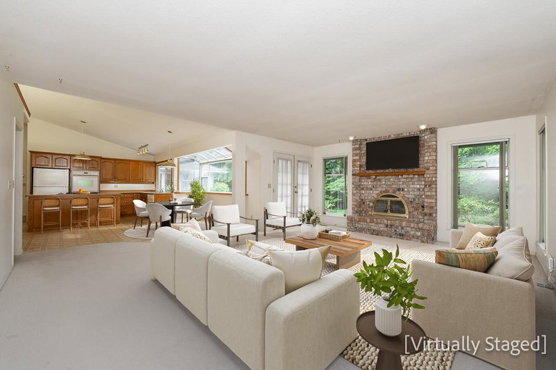 13096 21a Avenue
