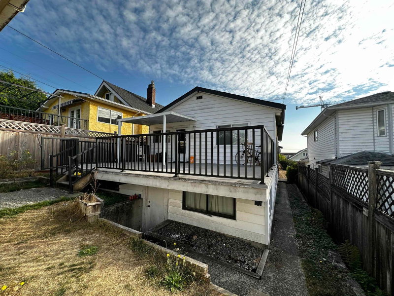 3635 Franklin Street