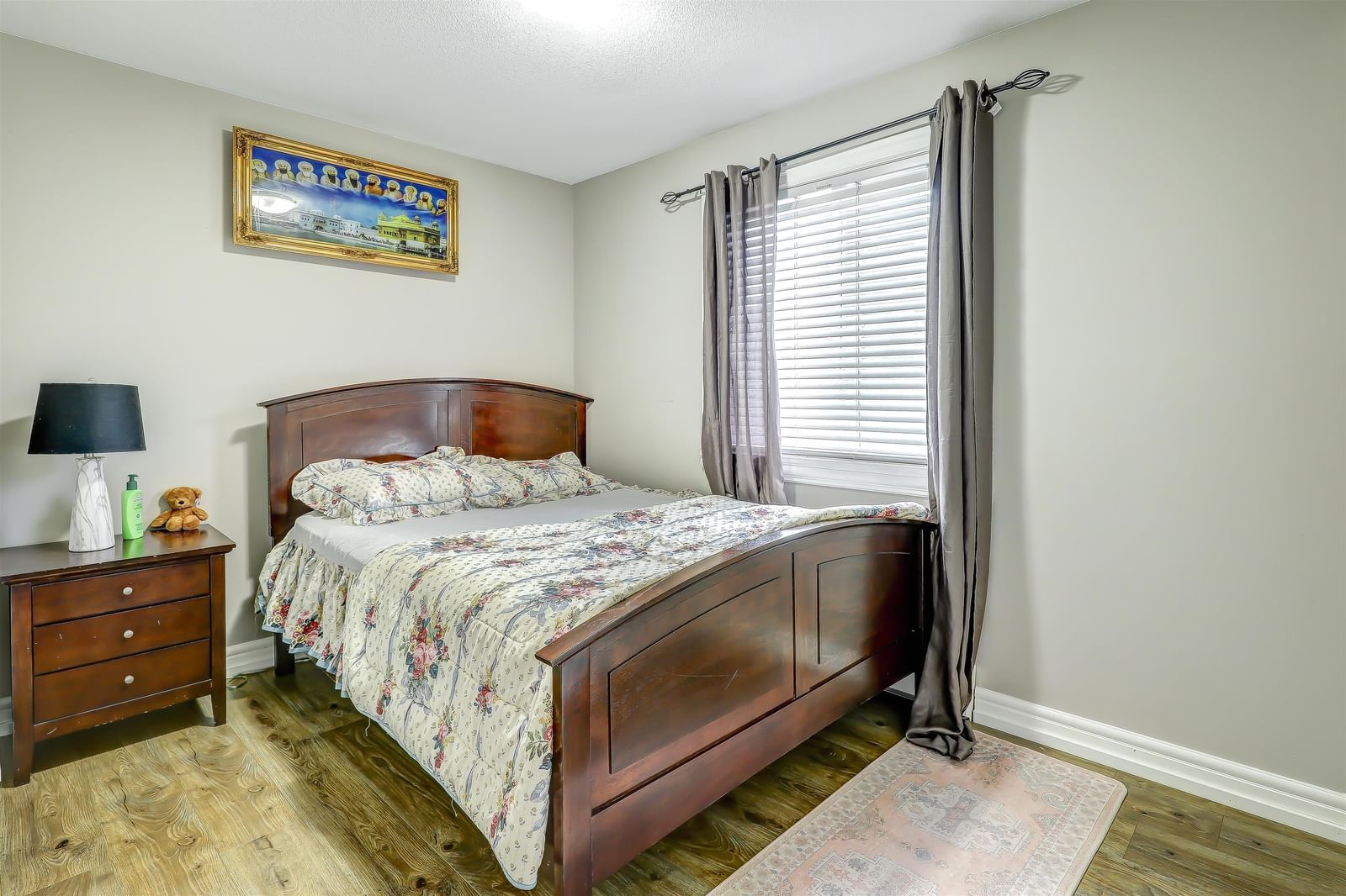 Listing Image 11