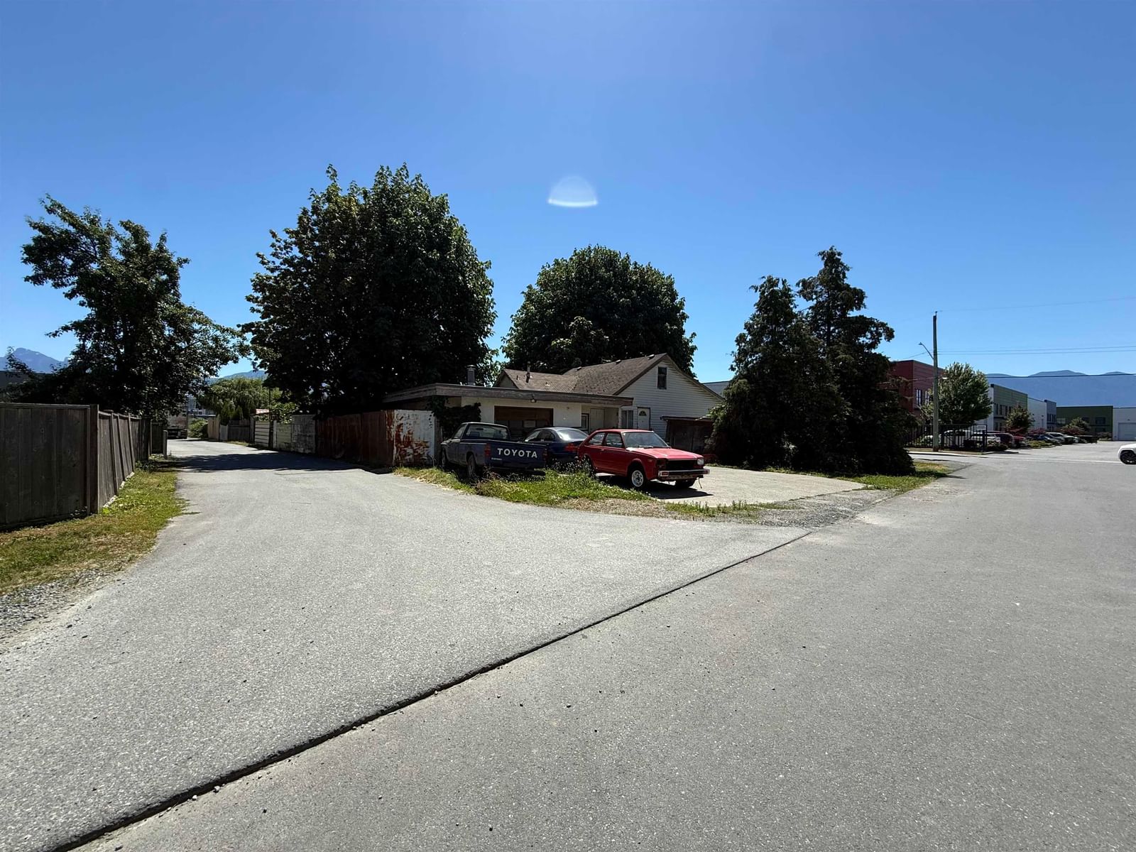 Listing Image 11