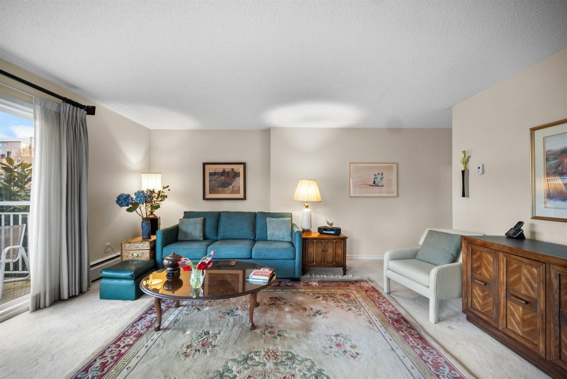 202 - 1066 13th Avenue W