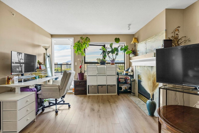 1303 - 6611 Cooney Road