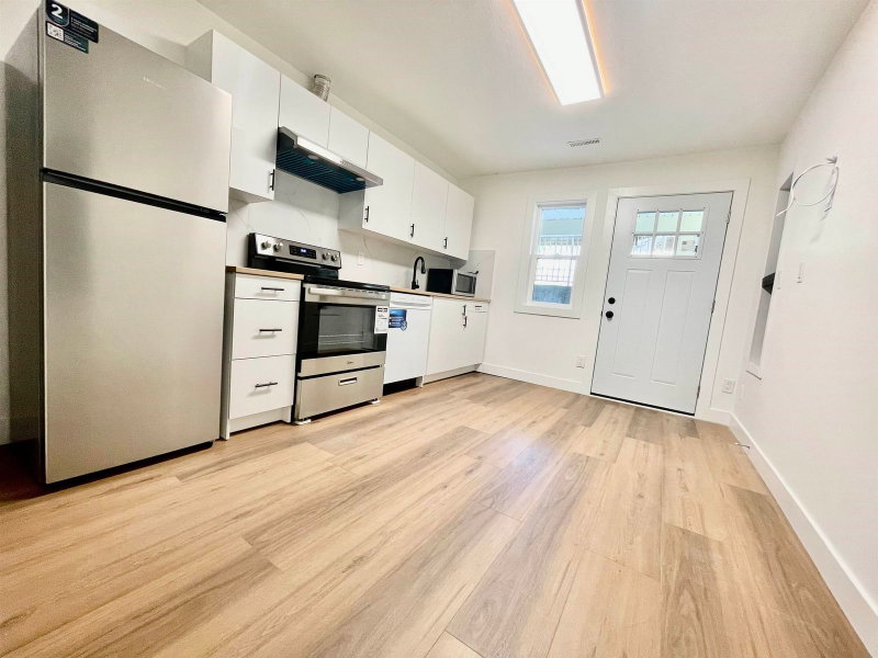 lower level - 1695x 84 Avenue