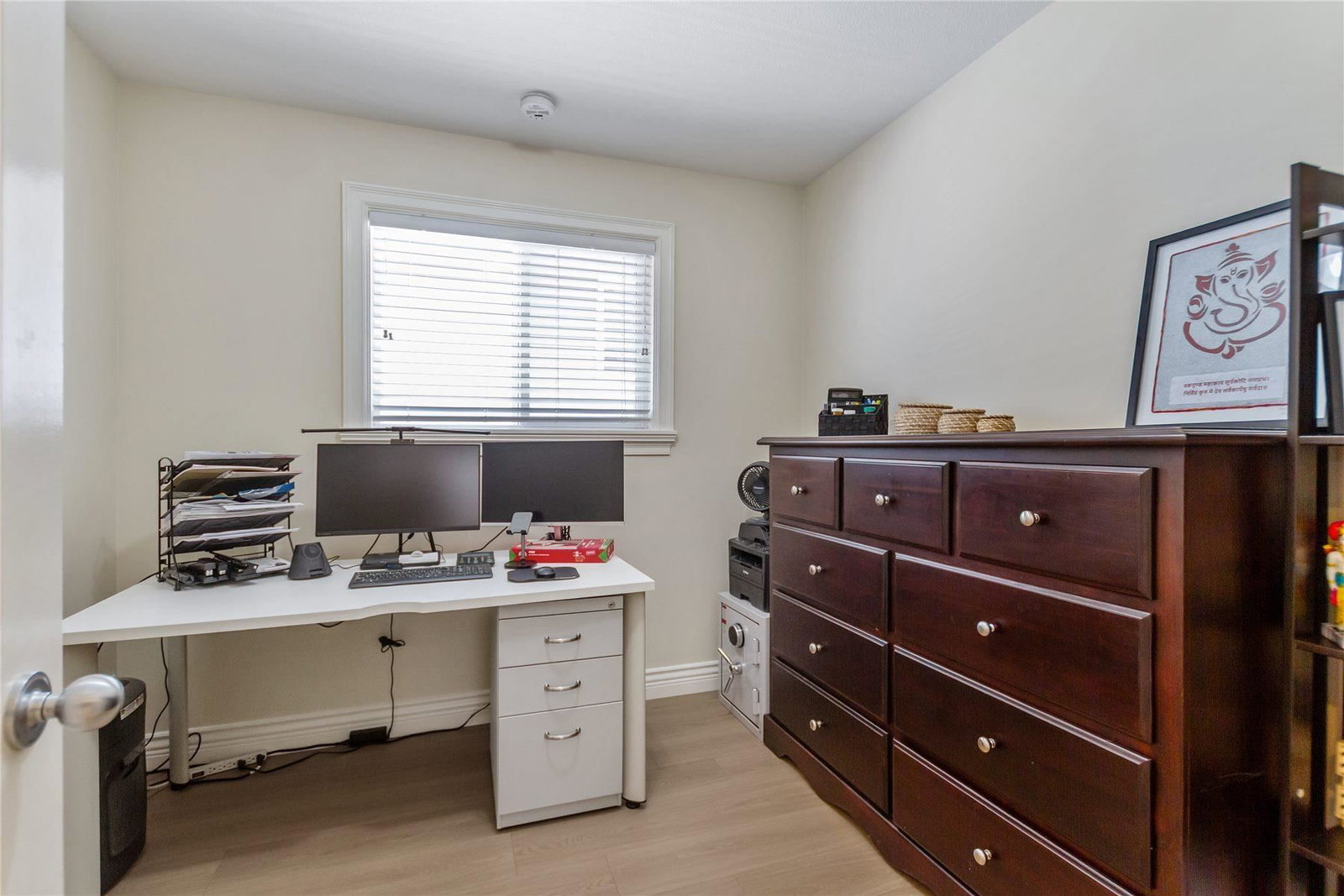 Listing Image 16