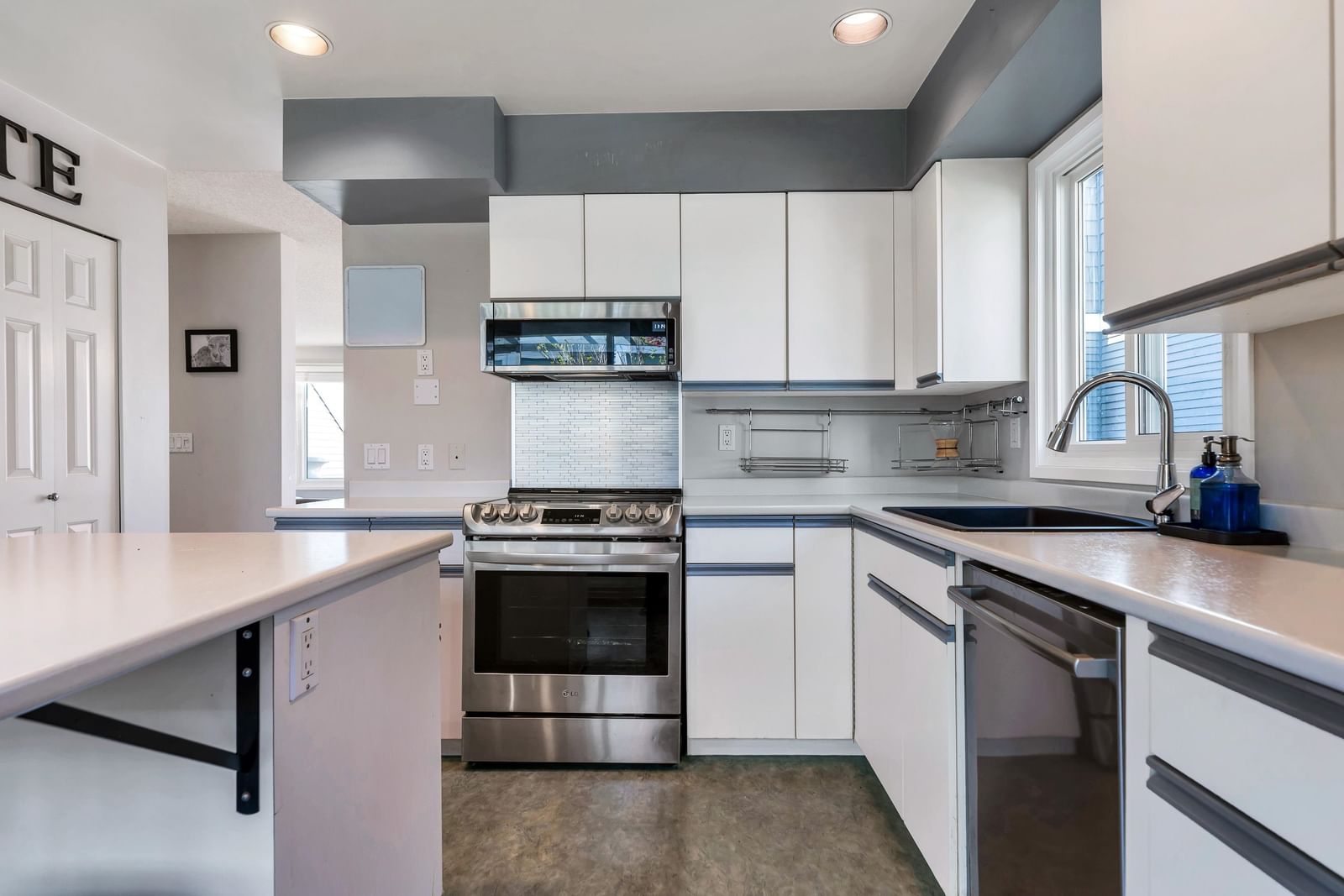 Listing Image 15
