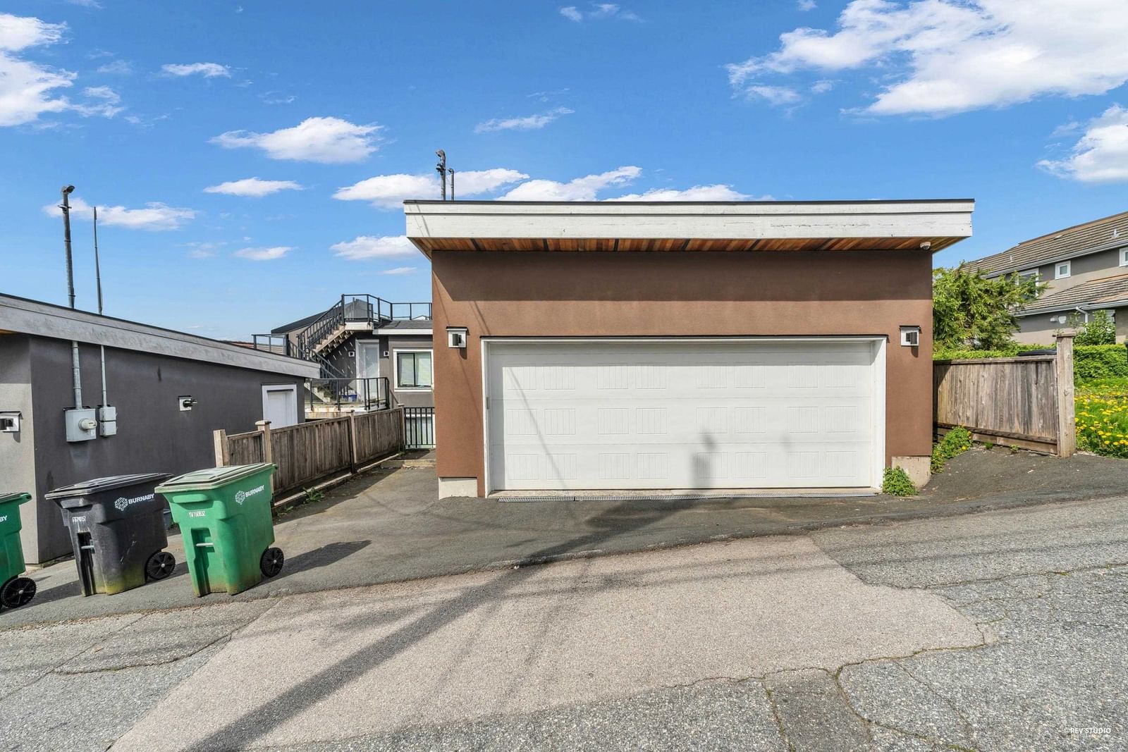 Listing Image 8