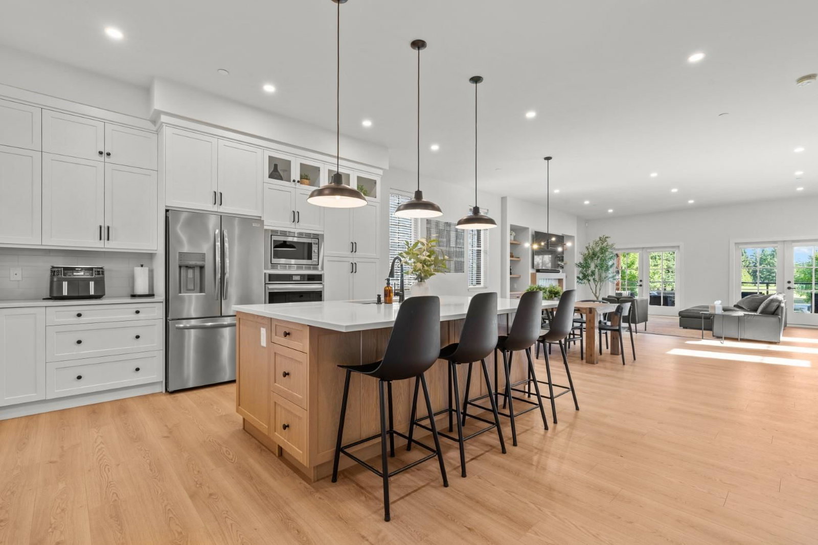 Listing Image 15