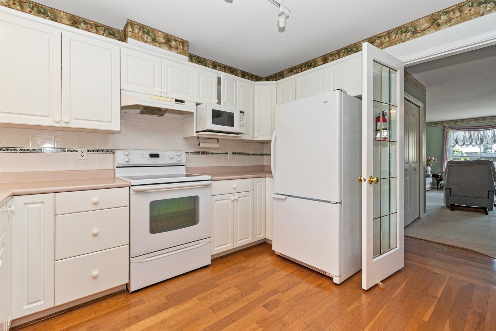 Listing Image 19