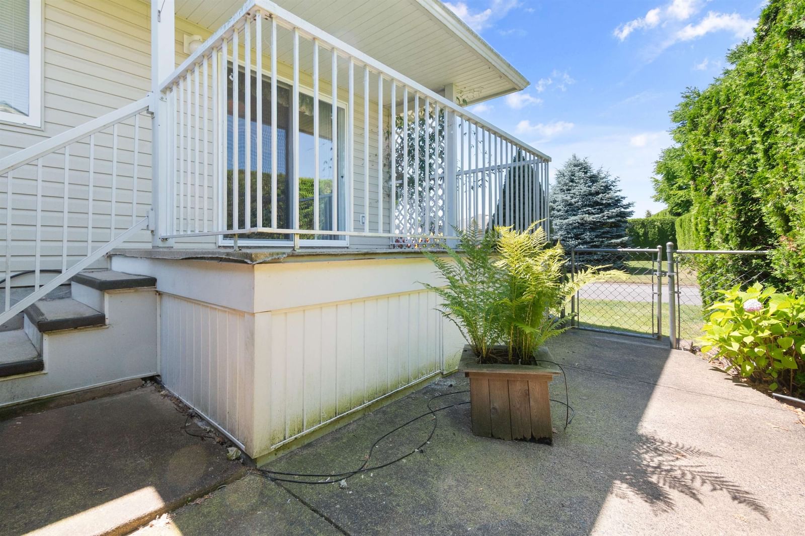 Listing Image 8