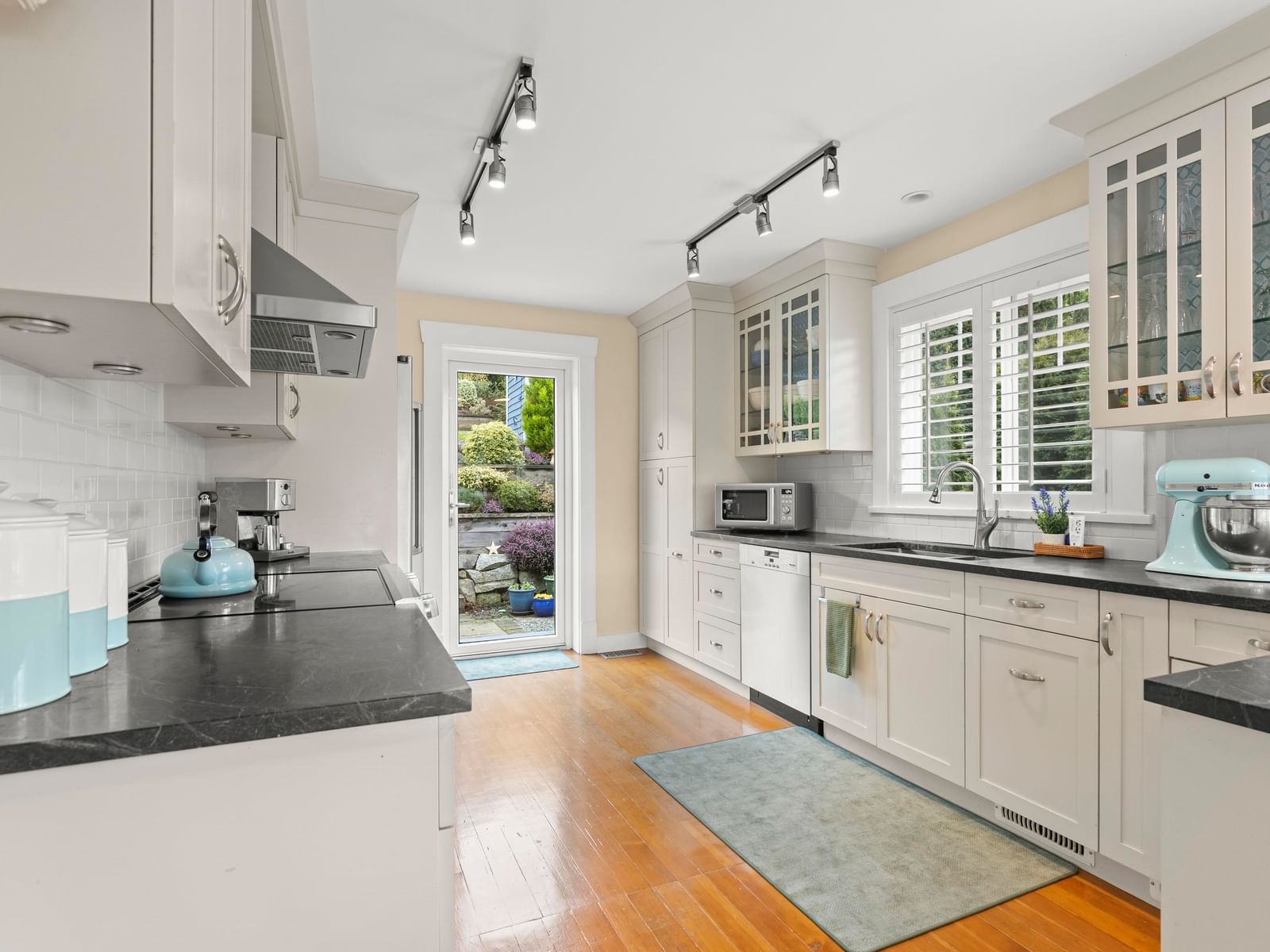 Listing Image 16