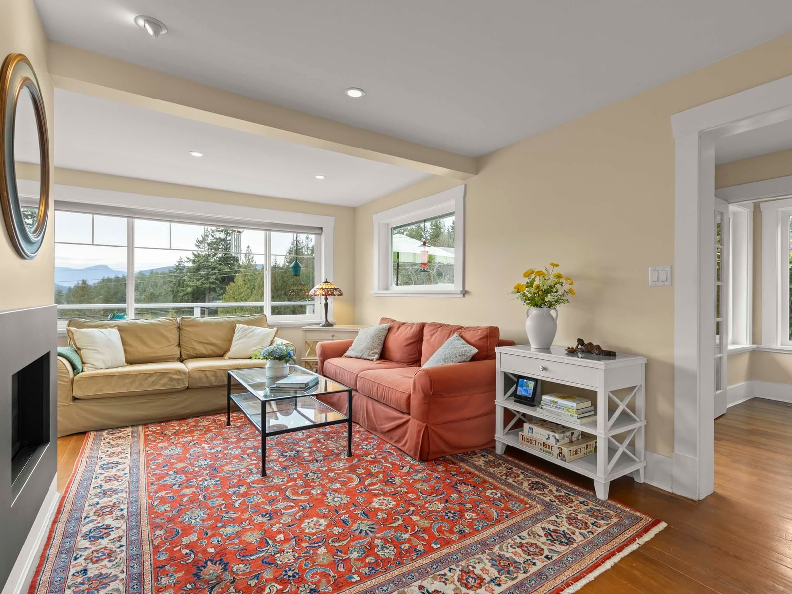 Listing Image 4